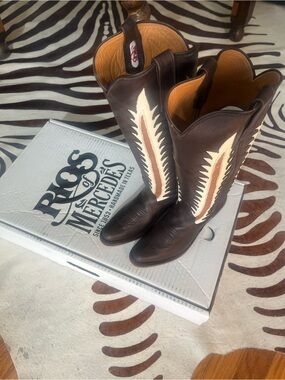 Rios of Mercedes NWT Size 6.5 Dark Brown Leather Boots with Ivory Inlay